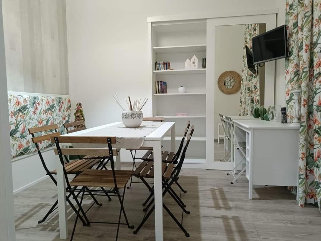 Domusmadre Apartment เนเปิลส์ ภายนอก รูปภาพ