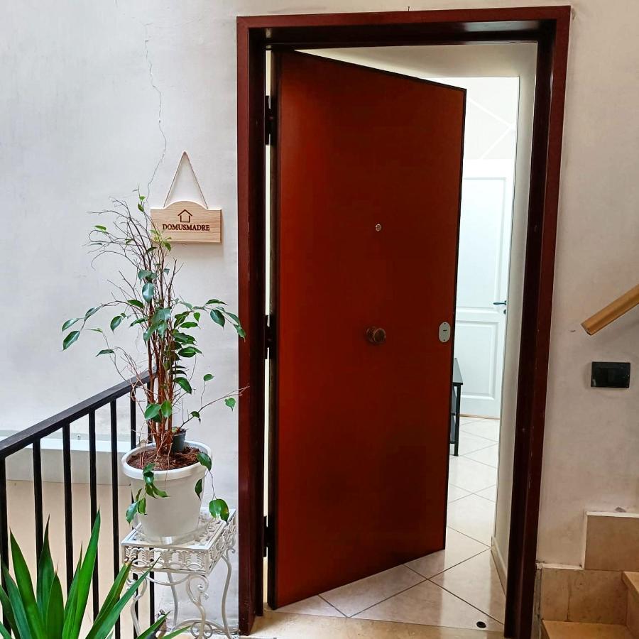 Domusmadre Apartment เนเปิลส์ ภายนอก รูปภาพ